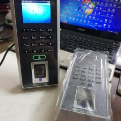 MÁY CHẤM CÔNG VÂN TAY + THẺ CẢM ỨNG ZKTECO F21