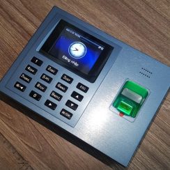 Máy chấm công Ronald Jack 9300Pro